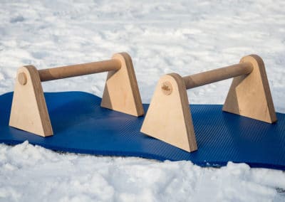 Edel Kraft Minibarren „to go“- Stabile Parallettes aus Holz für unterwegs 1